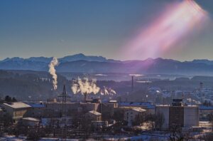Industriekomplex im Voralpenland bei Schongau